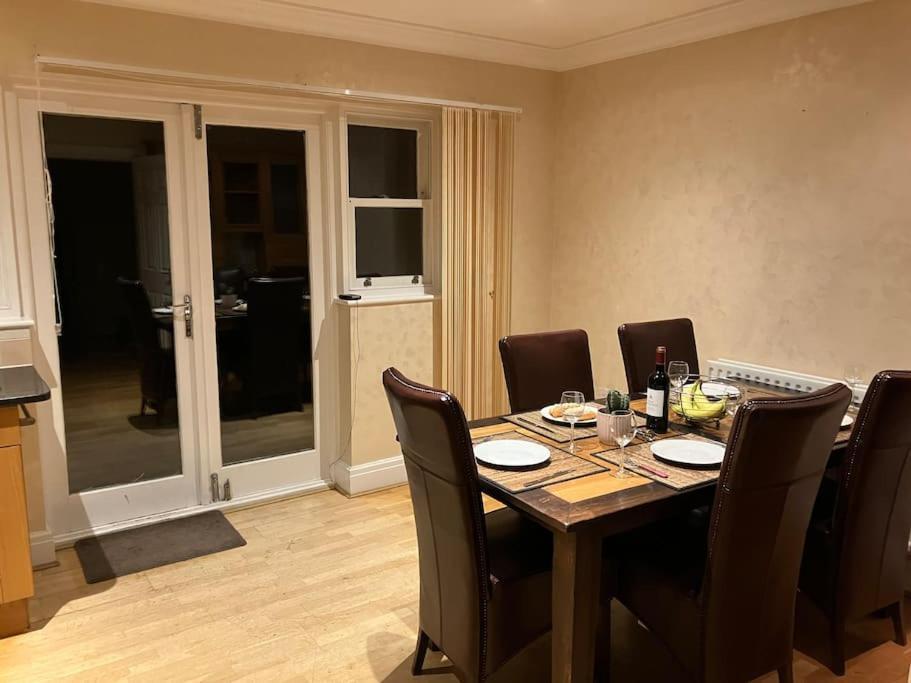 Central Chester Bedrooms 외부 사진